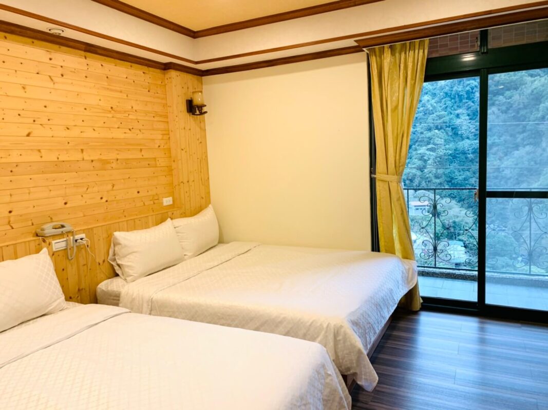 羅浮溫泉湯池推薦店家~小烏來山莊